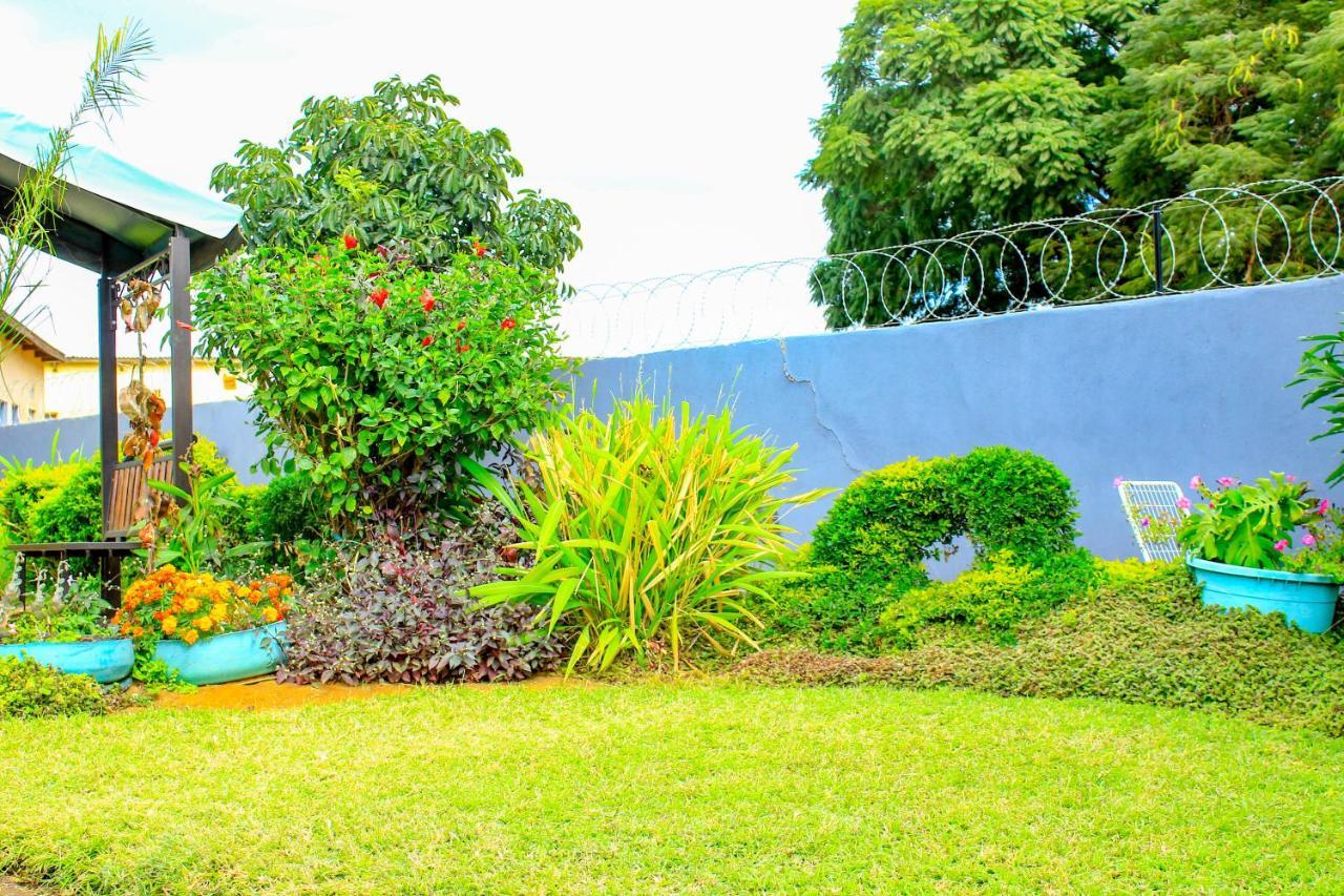Motseleng Guest House Palapye Extérieur photo
