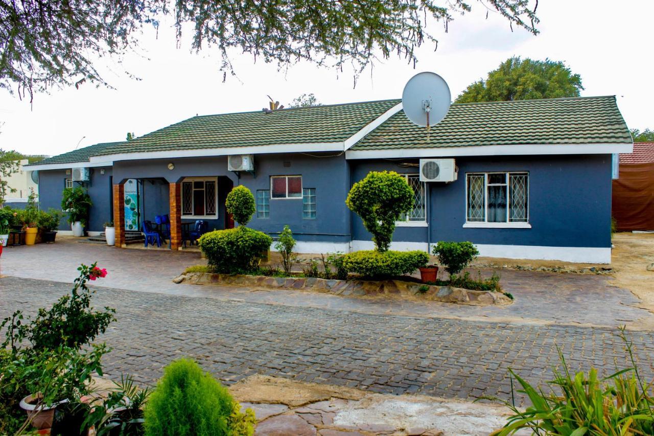 Motseleng Guest House Palapye Extérieur photo